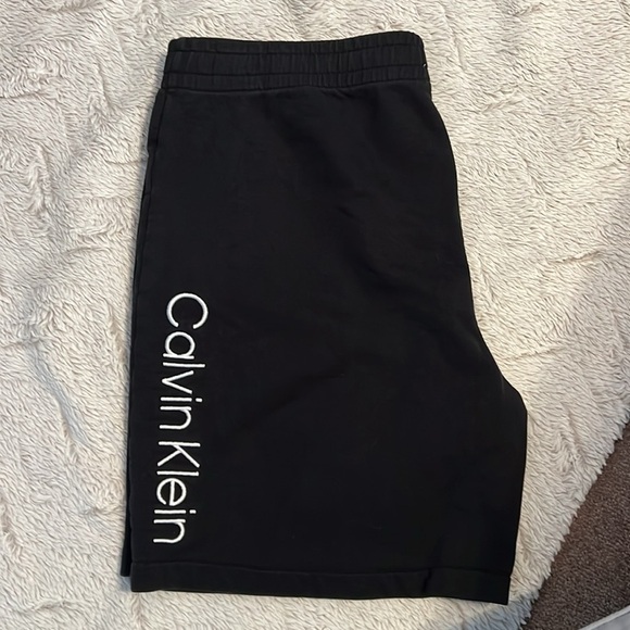 Calvin Klein Elastic Waist Adjustable Short Size Xlarge - Picture 5 of 5